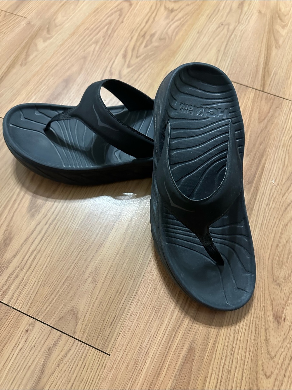 Hoka One One Women's Black Thong Sandals